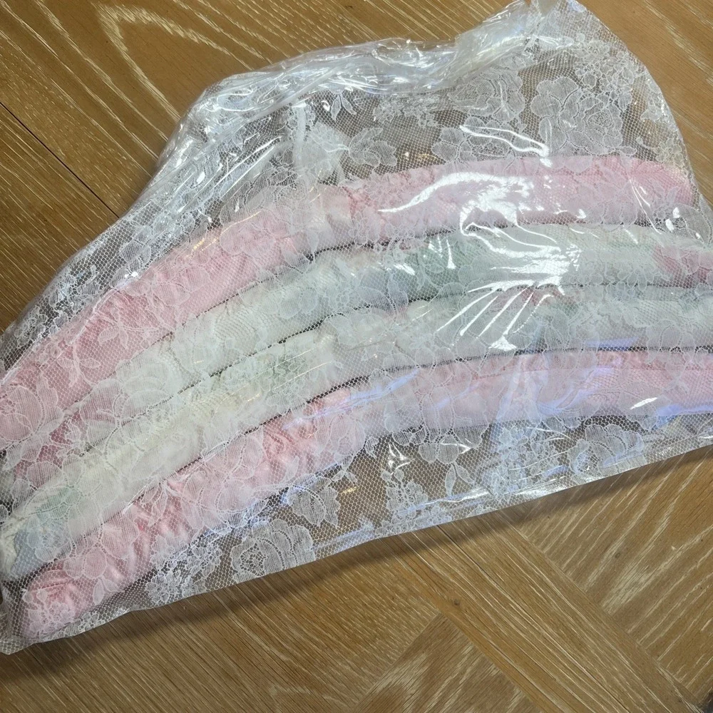 Vintage Pink‎ & Floral White Satin Padded Hangers 15in Set of 4 - NEW!